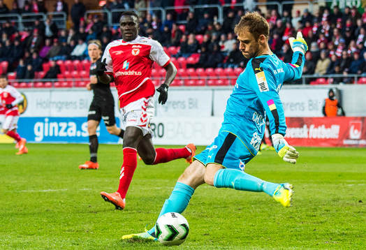 Helsingborgs målvakt Tomer Chencinski och Kalmars Papa