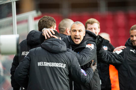 Helsingborgs manager Henrik Larsson jublar