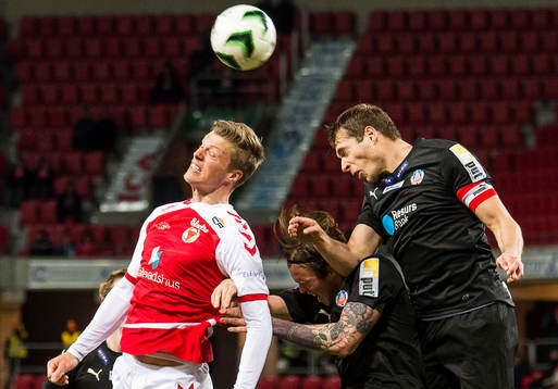 Kalmars Viktor Elm samt Helsingborgs Alexander