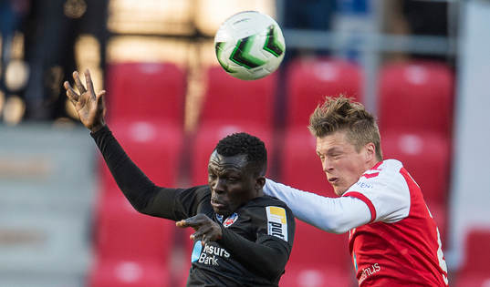 Kalmars Viktor Elm och Helsingborgs Lalawélé Atakora
