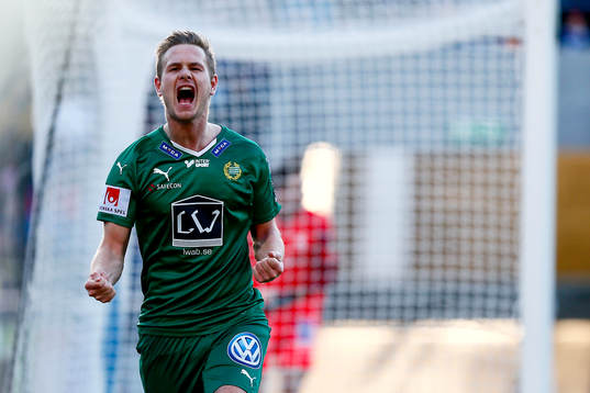 Hammarbys Erik Israelsson jublar