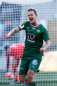 Hammarbys Erik Israelsson jublar