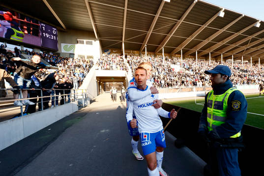 Norrköpings Linus Wahlqvist jublar