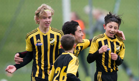IFK Hässleholms Ali Tamimi har kvitterat till 2-2 och