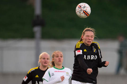 s Emelie Johansson nickar