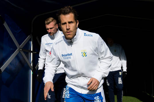 IFK Göteborgs Tobias Hysén på väg in för att värma