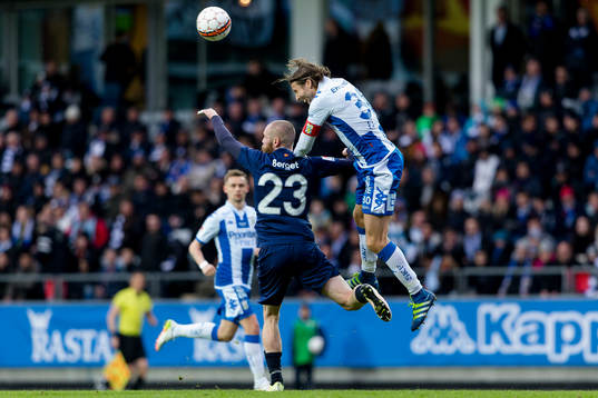 Malmö FFs Jo Inge Berget mot IFK Göteborgs Mattias