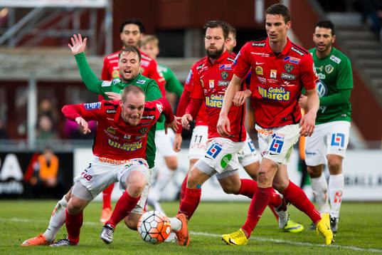 Falkenbergs Rasmus Sjöstedt före Jönköpings Tom Siwe