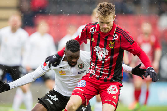 Östersunds Dennis Widgren mot Örebros Maic Sema
