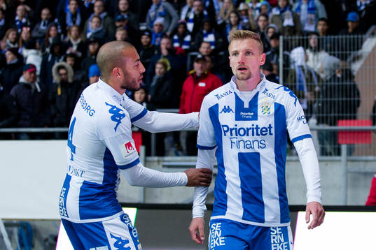 IFK Göteborgs Sebastian Eriksson blir lugnad av Haitam