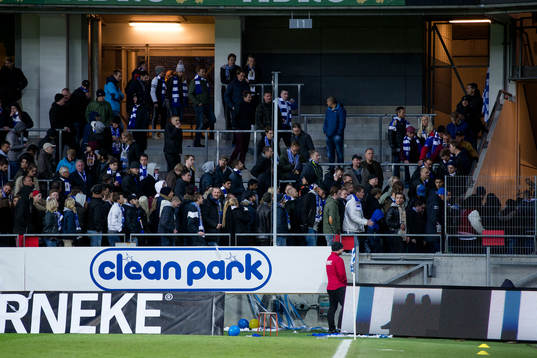 Publiken lämnar fotbollsmatchen i Allsvenskan mellan IFK