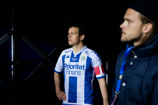 IFK Göteborgs Mads Albeck och Tom Pettersson blickar ut