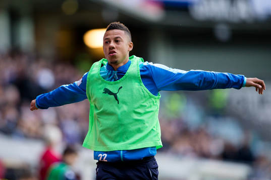 Malmö FFs Tobias Sana värmer upp