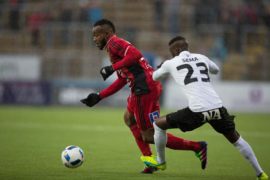 Östersunds Michael Omoh mot Örebros Maic Sema