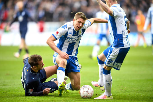 Malmö FFs Kari Arnason och IFK Göteborgs Mikael Boman