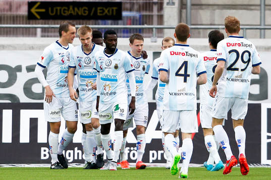 Gefles Johan Bertilsson jublar