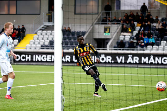 Häckens Demba Savage kvitterar till 1-1