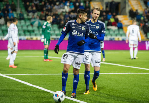 Sundsvalls Stefan Silva diskuterar med Sundsvalls