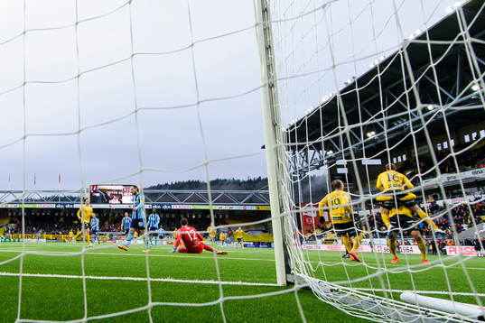 Elfsborgs jubel då Viktor Claesson gör 2-0