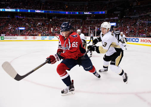 Washingtons Andre Burakovsky och Pittsburghs Olli Maatta