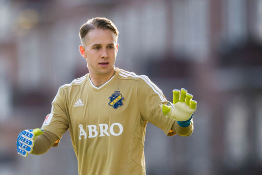 s målvakt Patrik Carlgren