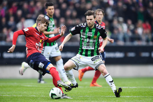 Örgrytes Andreas Östling mot GAIS Kieron Cadogan