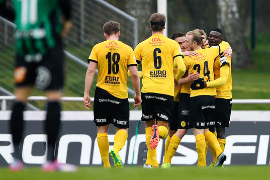 Frejs spelare jublar