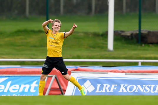 Frejs Lukas Sunesson jublar