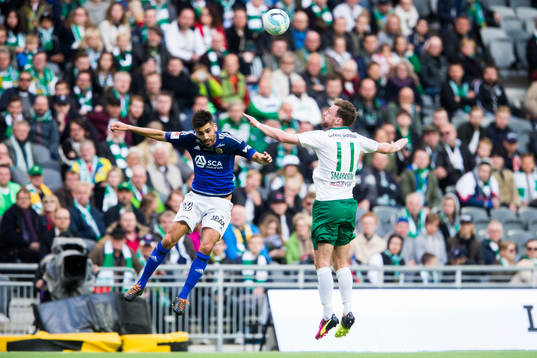 Sundsvalls Stefan Silva i en nickduell med Hammarbys Arnor