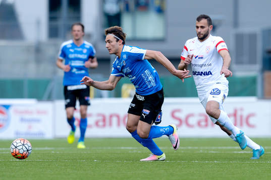 Bläddra bland fler bilder av Fotboll, Superettan, Assyriska - Halmstad
