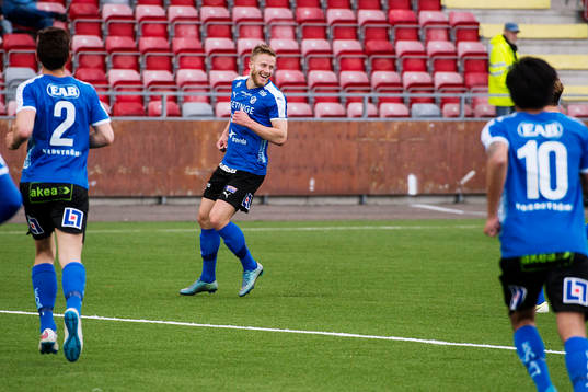 Halmstads Alexander Ruud Tveter jublar