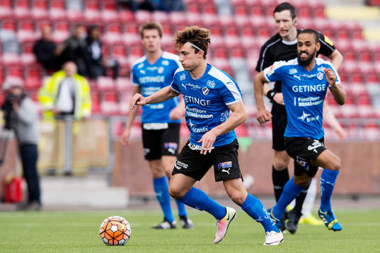 Halmstads Sead Haksabanovic med bollen