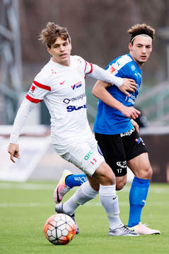 Assyriskas Fredrik Holster och Halmstads Sead Haksabanovic