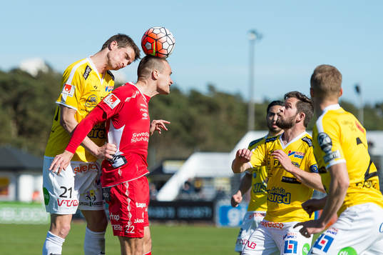 Falkenbergs Thomas Juel-Nielsen och Elfsborgs Viktor Prodell