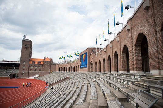 Sveriges flaggor är hissade på Stadion