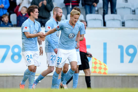 Malmö FFs Vidar Örn Kjartansson jublar med lagkamrater