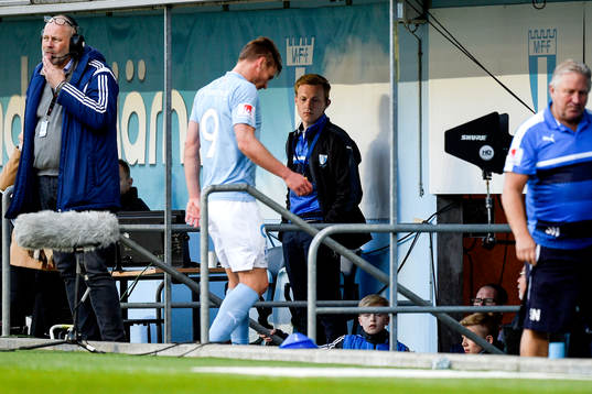 Malmö FFs Markus Rosenberg får lämna planen