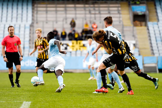 Malmö FFs Markus Rosenberg får rött kort