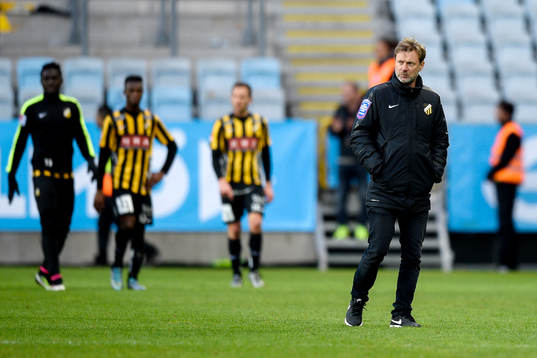 Häckens tränare Peter Gerhardsson deppar