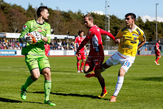 Elfsborgs målvakt Kevin Stuhr Ellegaard och Anders Randrup