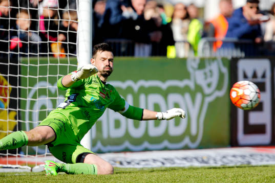 Elfsborgs målvakt Kevin Stuhr Ellegaard släpper in 1-1
