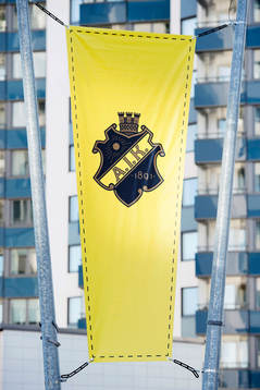 En AIK-vimpel utanför Friends Arena