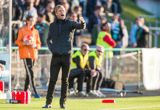 Västerås tränare Johan Mjällby reagerar