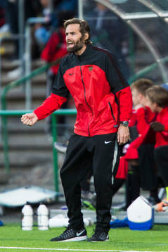 Brommapojkarnas tränare Olof Mellberg reagerar