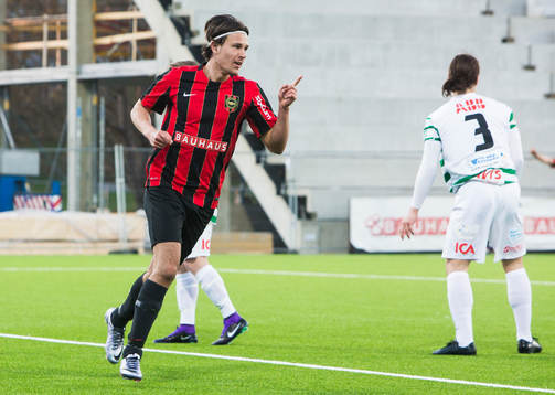 Brommapojkarnas Stefano Vecchia jublar