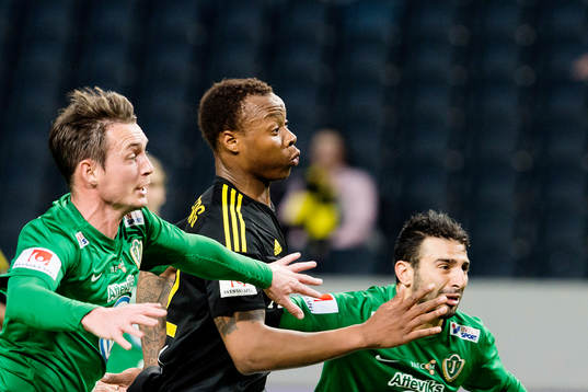 s Carlos Strandberg och Jönköpings Dzenis Kozica