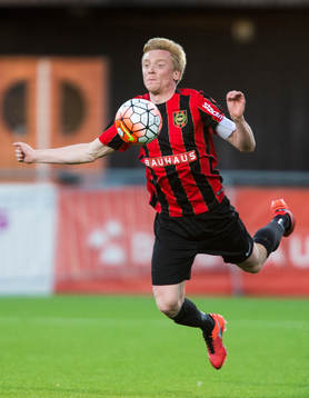 Brommapojkarnas Gustav Sandberg Magnusson i aktion
