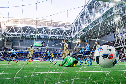 Djurgårdens Seon-Min Moon jublar när han gör 1-0 bakom
