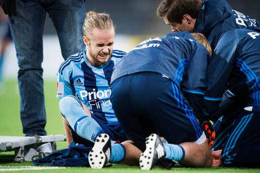 Djurgårdens Daniel Berntsen skadas