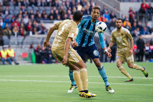 Djurgårdens Mathias Ranegie mot Östersunds Walid Atta